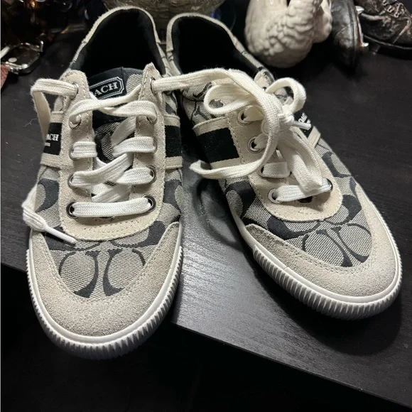 Coach Shoes - Picture 2 of 2
